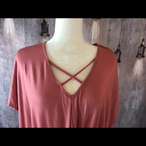 ❗️Sale ❗️Casual Knotted Tee - Picture 5 of 6